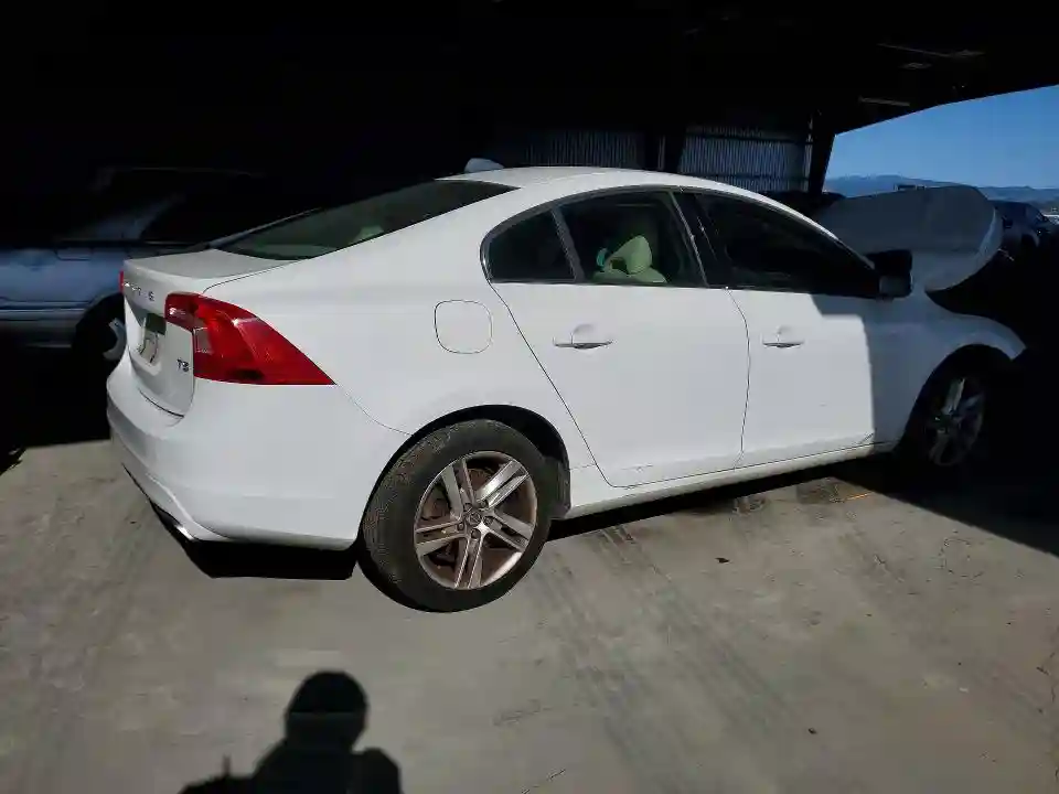 YV1612FS2E2283485 2014 VOLVO S60-2