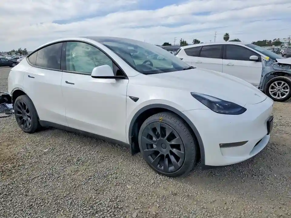 7SAYGDEE5PF850781 2023 TESLA MODEL Y-3