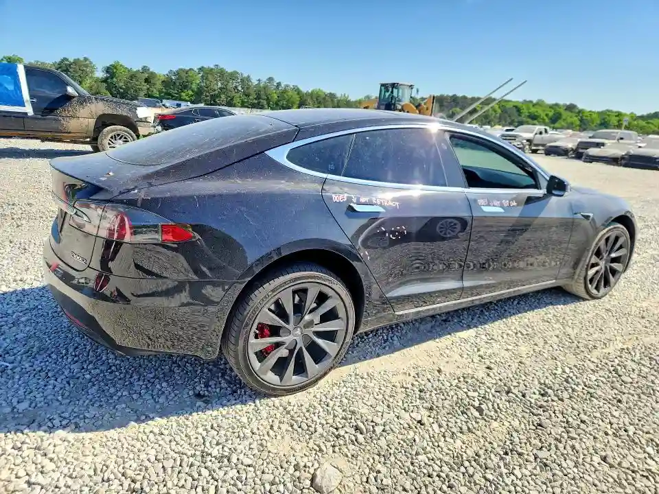 5YJSA1E46JF268643 2018 TESLA MODEL S-2