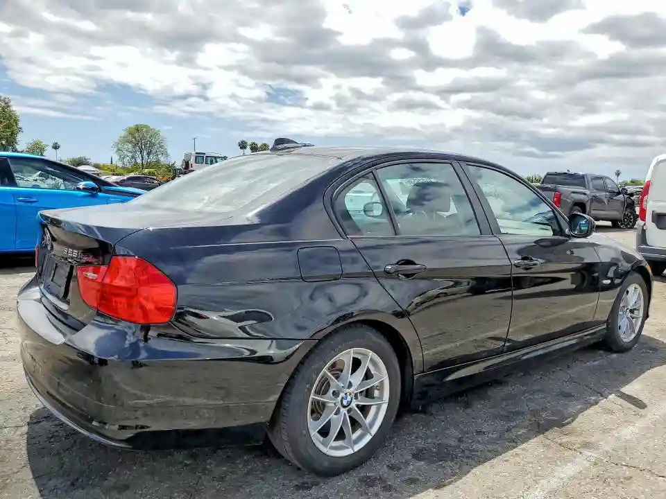 WBAPH7G51ANM51148 2010 BMW 3 SERIES-2