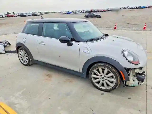 WMWXP7C3XH3B94555 2017 MINI COOPER-3