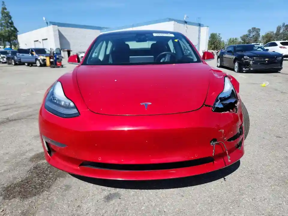 5YJ3E1EA3LF645818 2020 TESLA-4