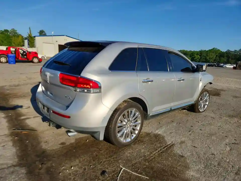 2LMDJ6JK2BBJ01785 2011 LINCOLN TOWNHOUSE MKX-2