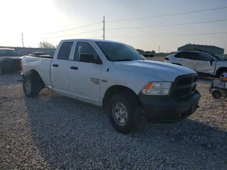 1C6RR7FT7KS588646 2019 RAM 1500-3