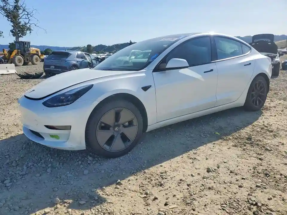 5YJ3E1EA1PF577704 2023 TESLA MODEL 3-0