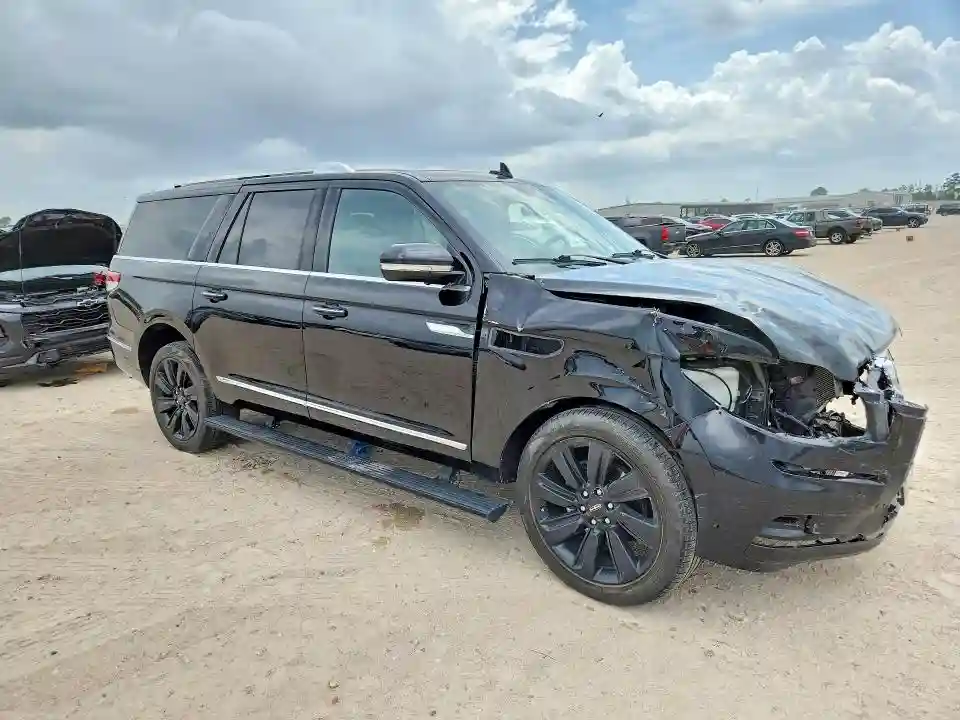 5LMJJ3KG7PEL06454 2023 LINCOLN NAVIGATOR-3