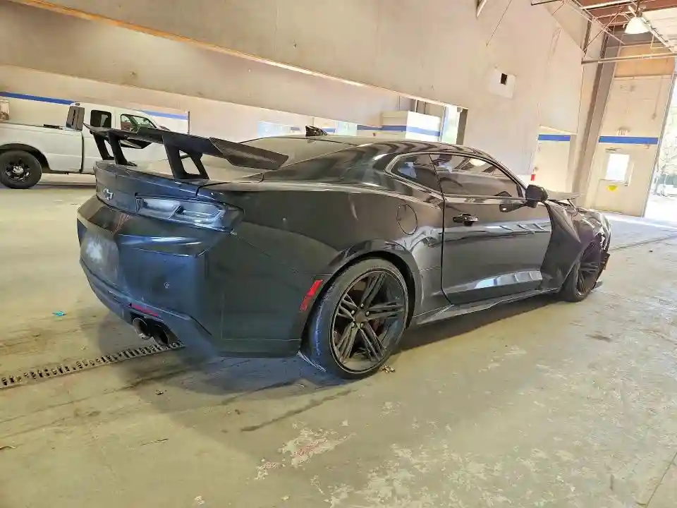 1G1FJ1R65J0183152 2018 CHEVROLET CAMARO-2