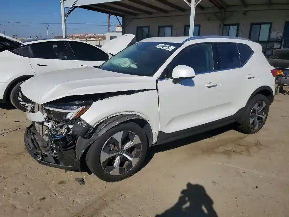YV4L12UK4R2202338 2024 VOLVO XC40-0