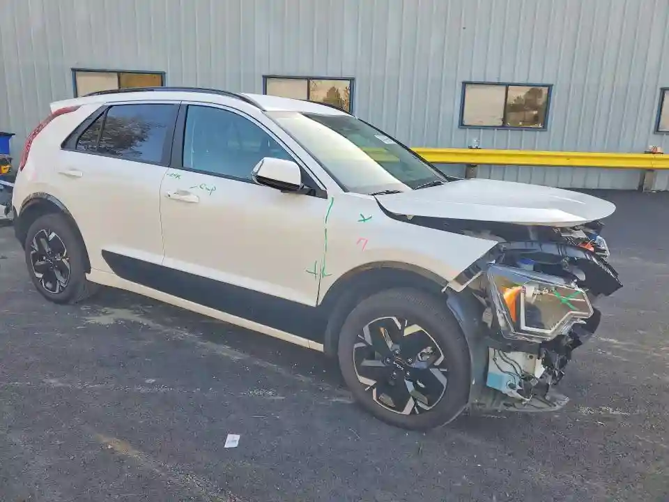 KNDCR3L10S5139057 2025 KIA NIRO-3