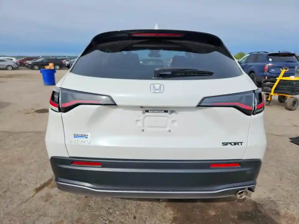 3CZRZ2H54SM748091 2025 HONDA HR-V-5