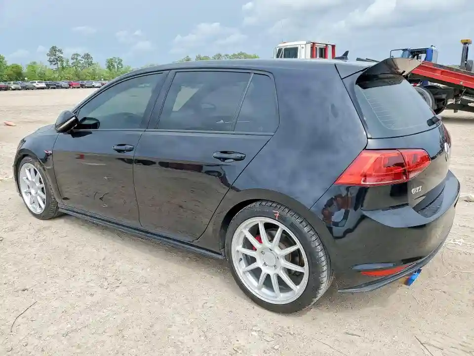 3VW5T7AUXGM055115 2016 VOLKSWAGEN GTI S-1