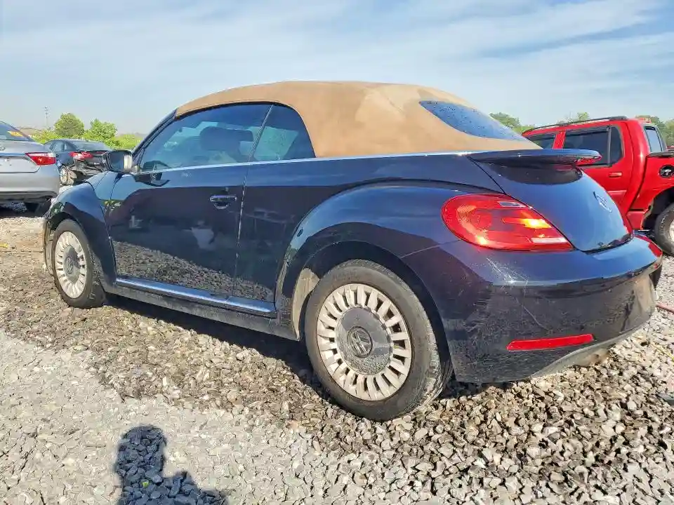 3VW517ATXFM811702 2015 VOLKSWAGEN BEETLE-1