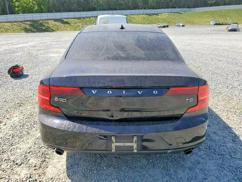 LVY982AK2JP006668 2018 VOLVO S90-5
