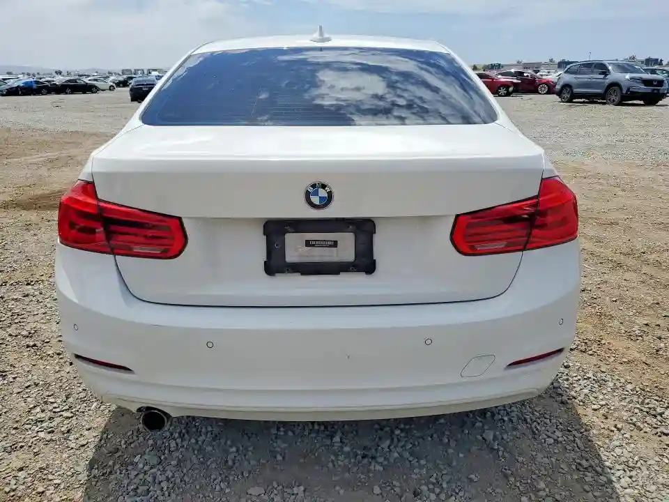 WBA8A3C38HK692142 2017 BMW 3 SERIES-5