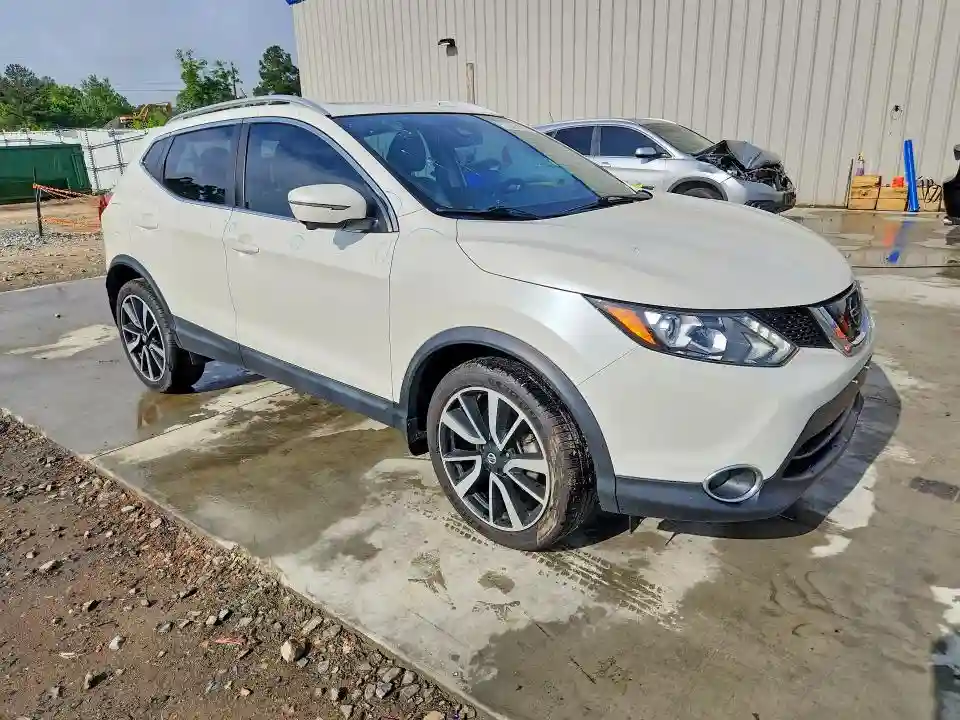 JN1BJ1CR8JW202222 2018 NISSAN ROGUE-3