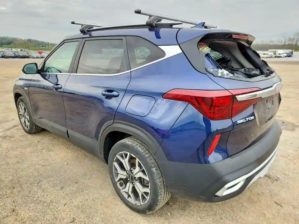 KNDERCAA4N7236878 2022 KIA SELTOS-1
