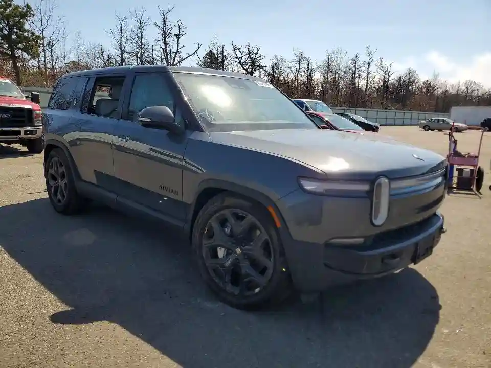 7PDSGBBA0SN065418 2025 RIVIAN RIS-3