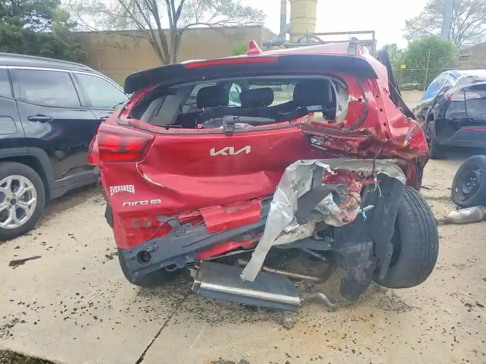 KNDCB3LC7N5534802 2022 KIA NIRO-5
