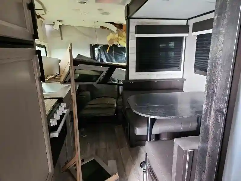 1UJBJ0BN2N1J60204 2022 JAYCO JAY FEATHR-5