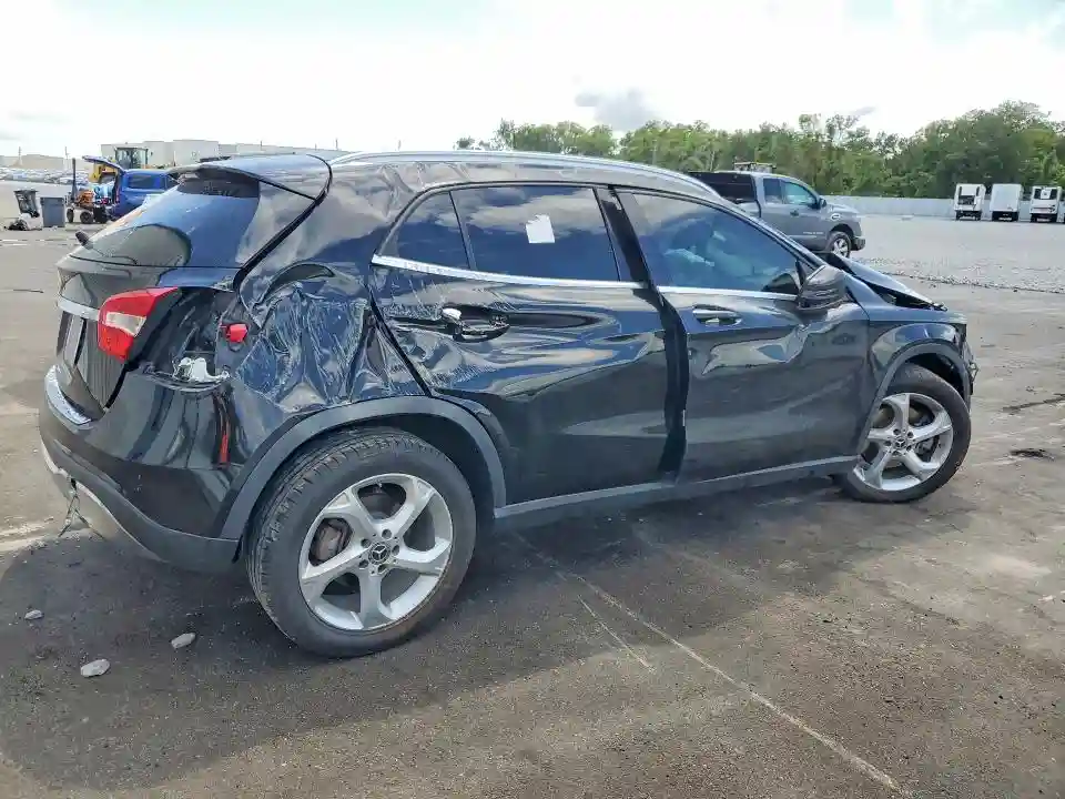 WDCTG4EB0JJ515385 2018 MERCEDES-BENZ GLA-CLASS-2