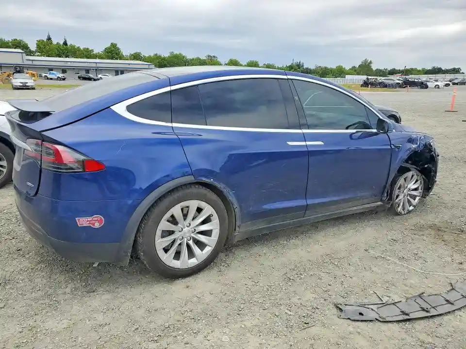 5YJXCDE28KF156296 2019 TESLA MODEL X-2