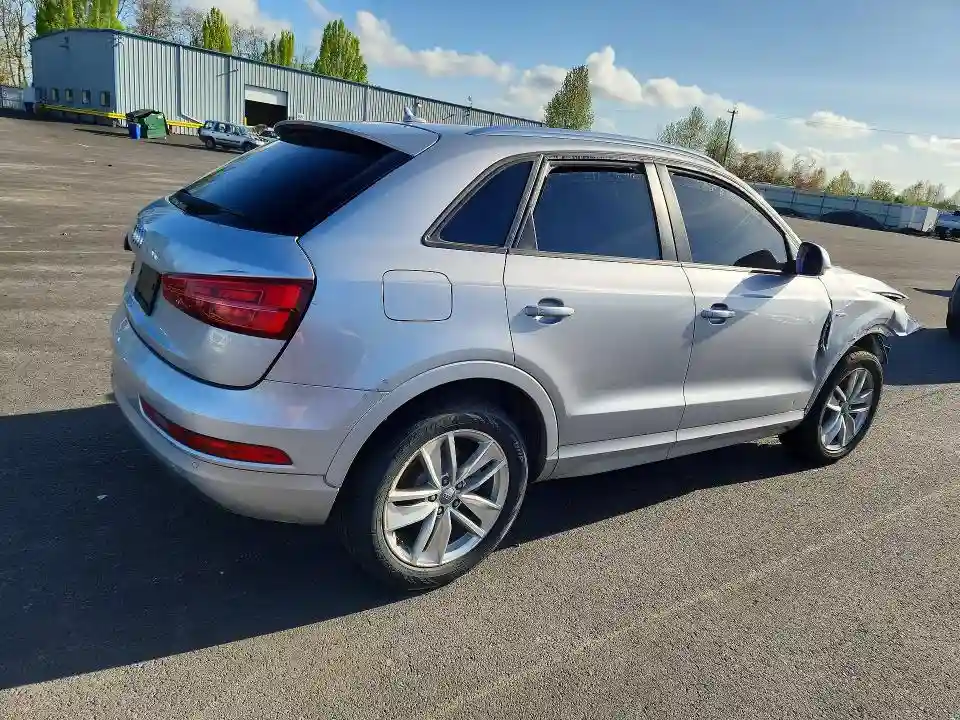 WA1BCCFS6JR016236 2018 AUDI Q3-2