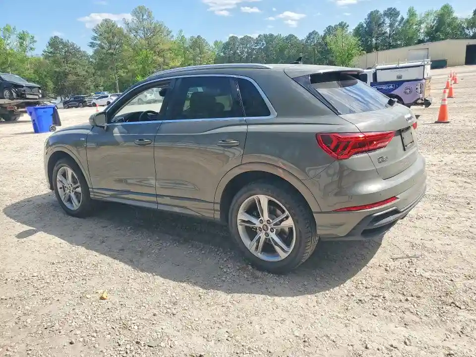 WA1EECF37R1143801 2024 AUDI Q3-1