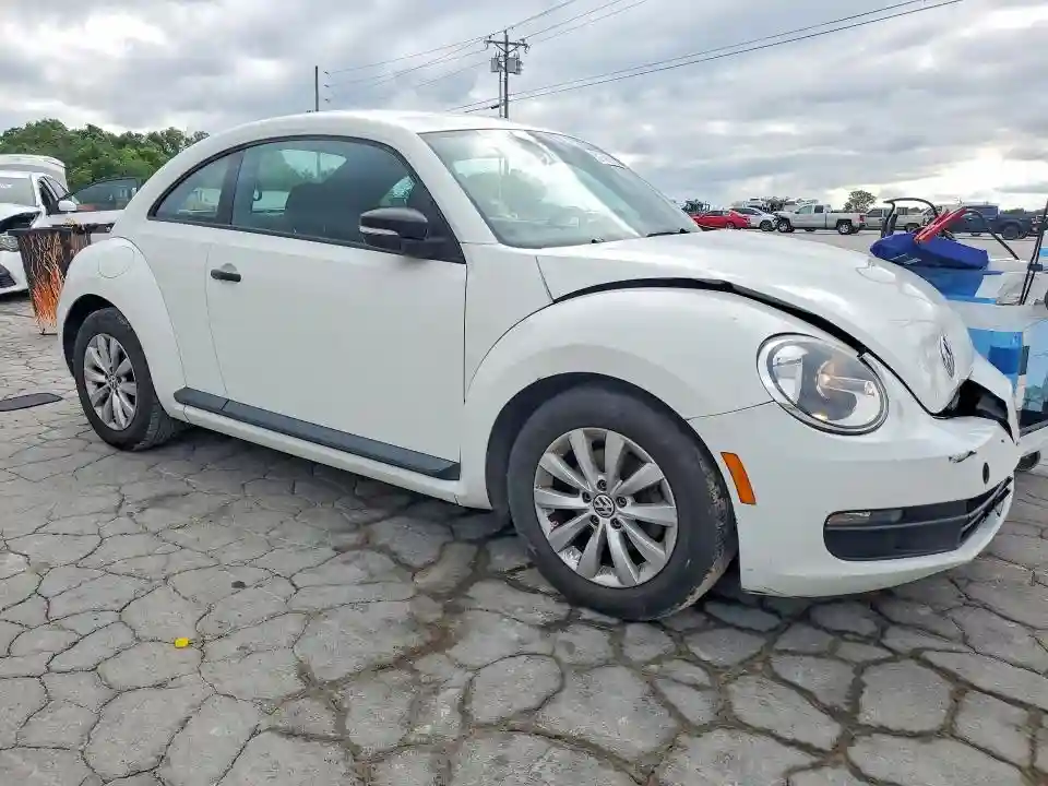 3VWF17AT4EM646510 2014 VOLKSWAGEN BEETLE-3
