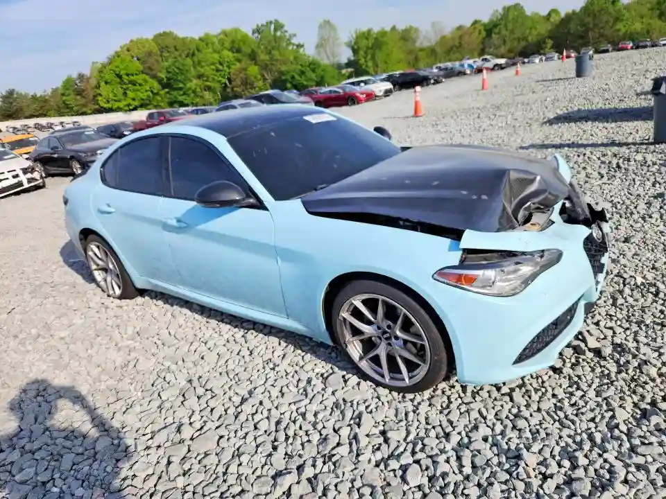 ZARFAEDN4H7537053 2017 ALFA ROMEO GIULIA-3