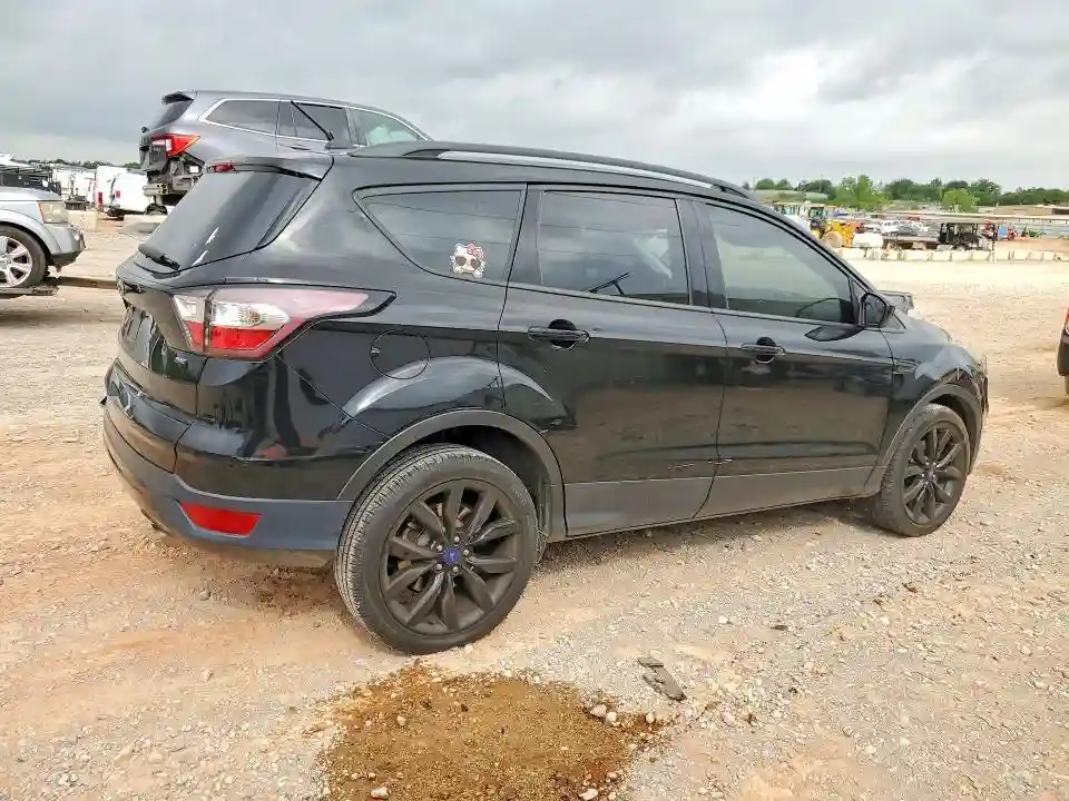 1FMCU0GD0JUA22662 2018 FORD ESCAPE-2