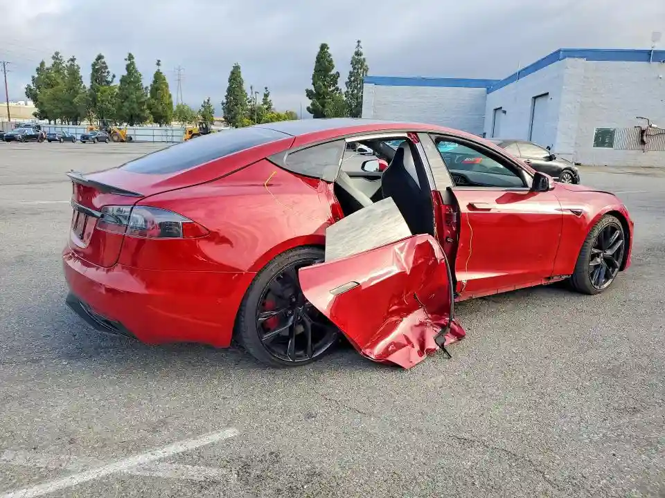 5YJSA1E24JF270390 2018 TESLA MODEL S-2
