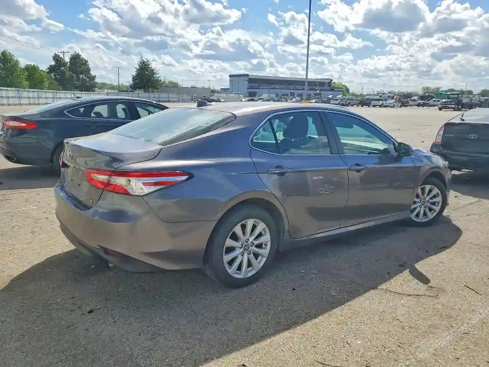 4T1B11HK2KU722515 2019 TOYOTA CAMRY-2