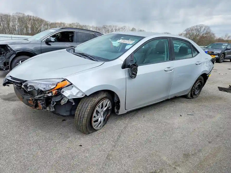 2T1BURHE4JC071047 2018 TOYOTA COROLLA-0