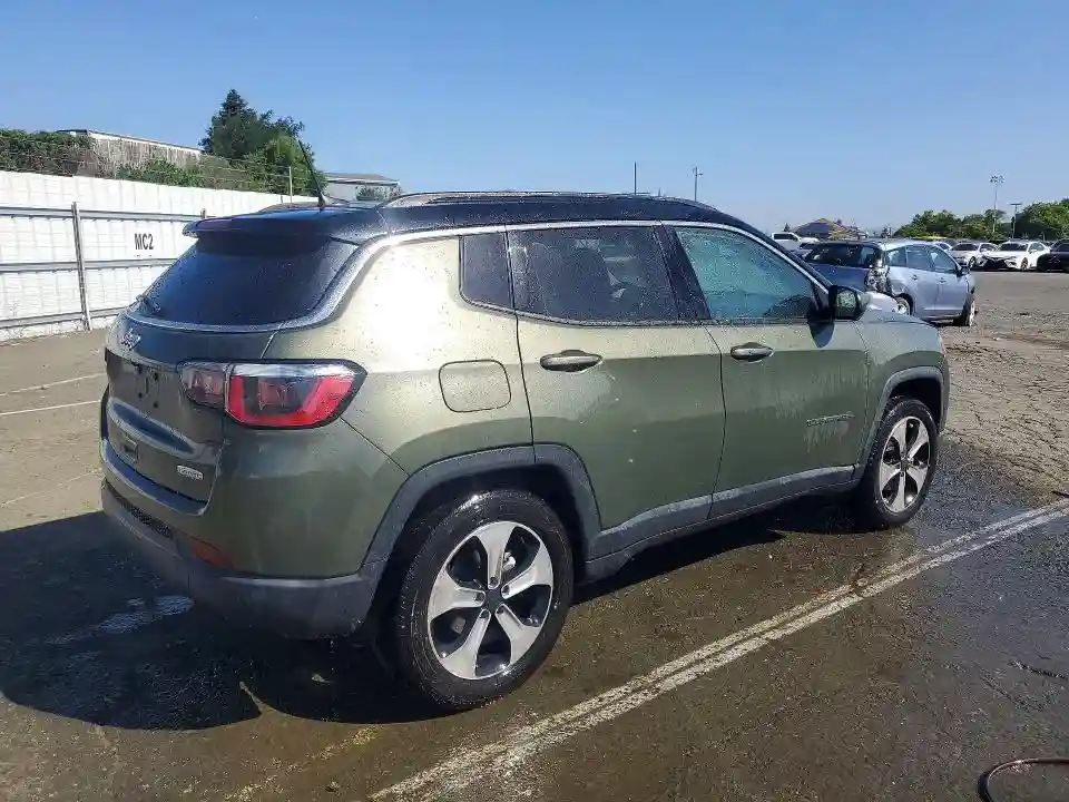3C4NJCBB8JT204729 2018 JEEP COMPASS-2