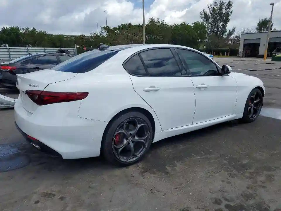 ZARFAMBNXK7600497 2019 ALFA ROMEO GIULIA-2