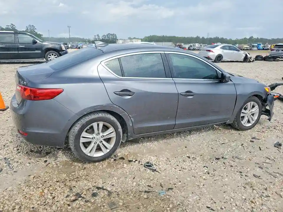19VDE1F36DE004960 2013 ACURA ILX-2