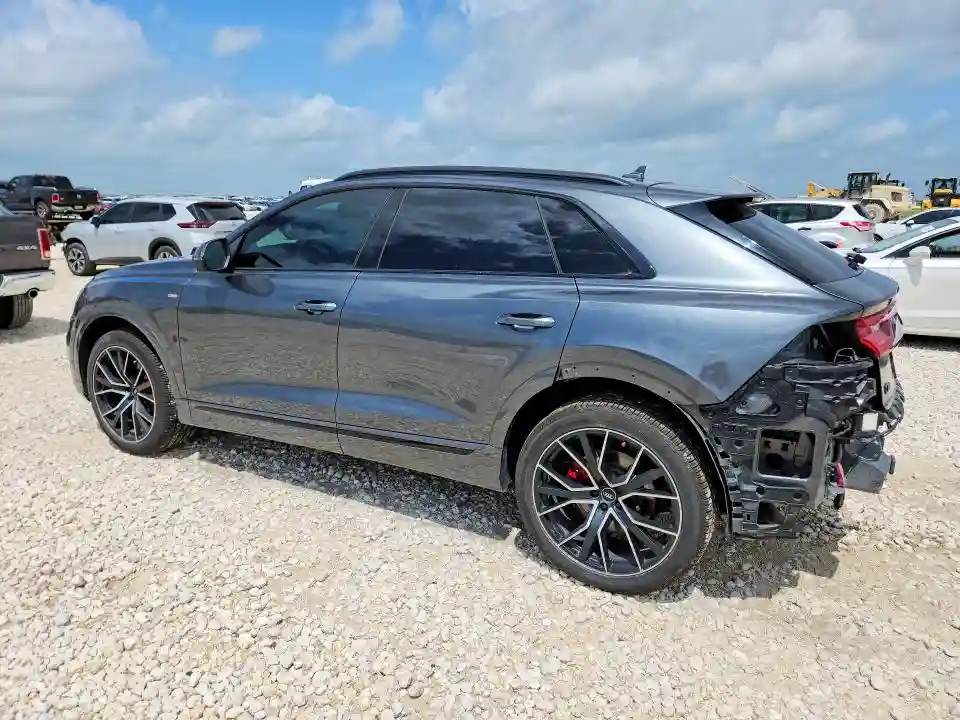 WA1EVAF13MD033094 2021 AUDI Q8-1