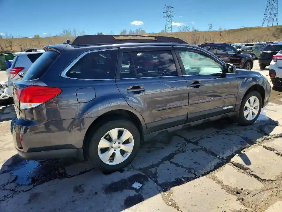 4S4BRDKC7B2418247 2011 SUBARU OUTBACK-2