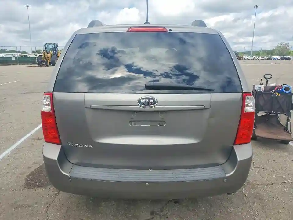 KNDMG4C35A6349003 2010 KIA SEDONA-5