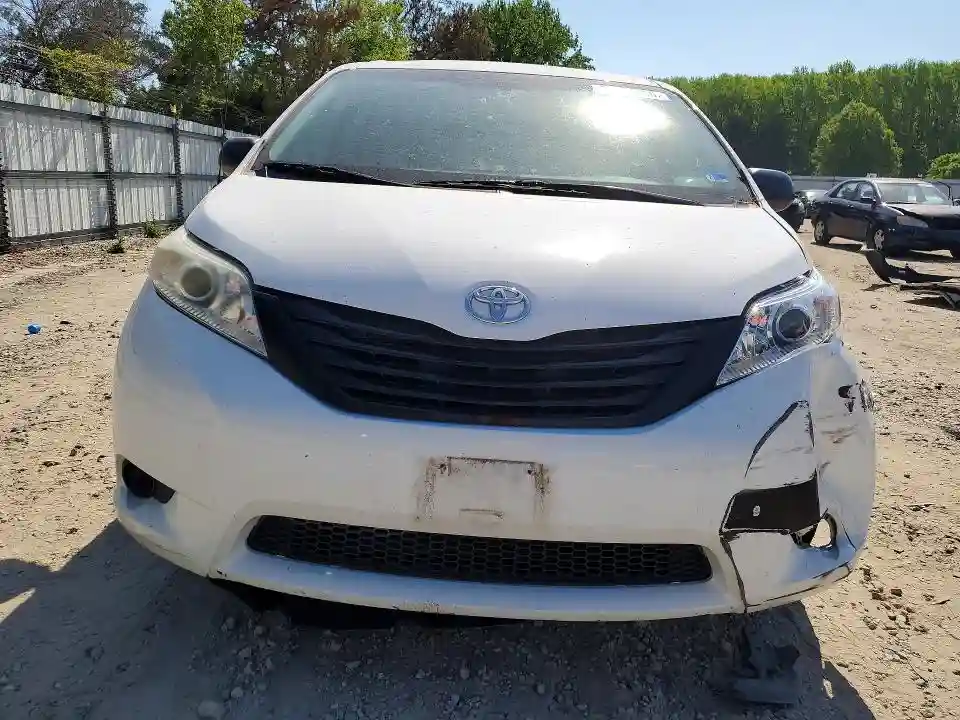 5TDZK3DC5DS289239 2013 TOYOTA SIENNA-4