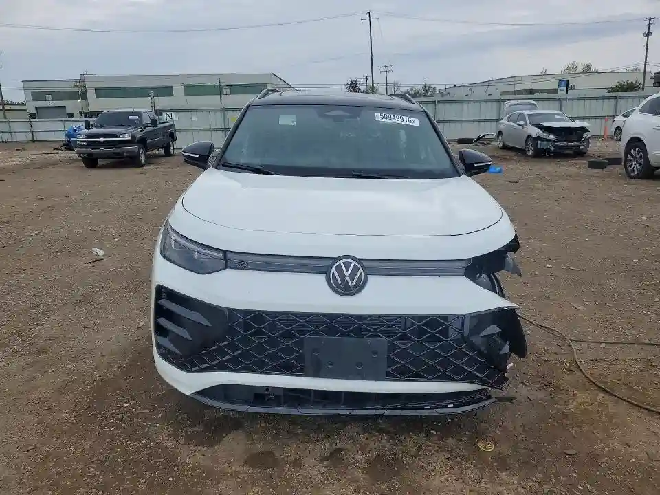 3VVGR7RM3SM067504 2025 VOLKSWAGEN TIGUAN-4