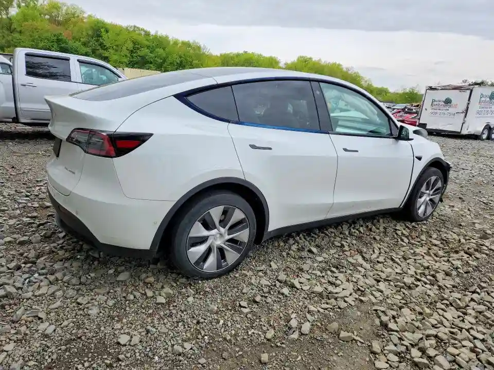 7SAYGDEE5NF563339 2022 TESLA MODEL Y-2