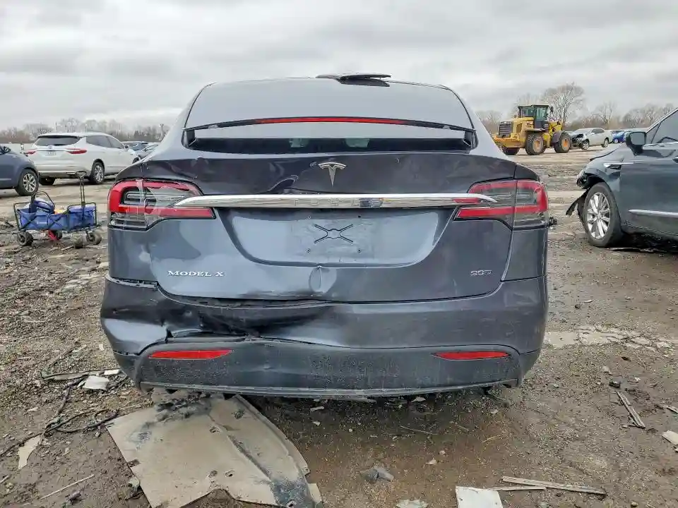 5YJXCAE21GF004415 2016 TESLA MODEL X-5
