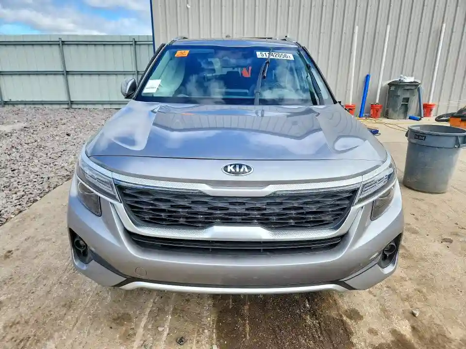 KNDEU2AA2M7160262 2021 KIA SELTOS-4