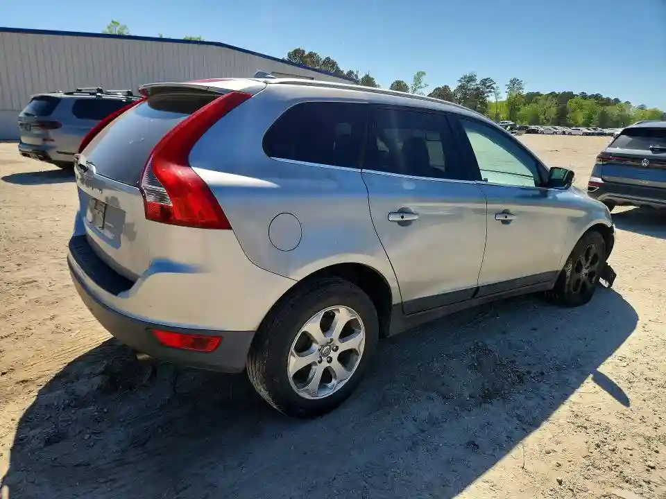 YV4952DL6D2412634 2013 VOLVO XC60-2