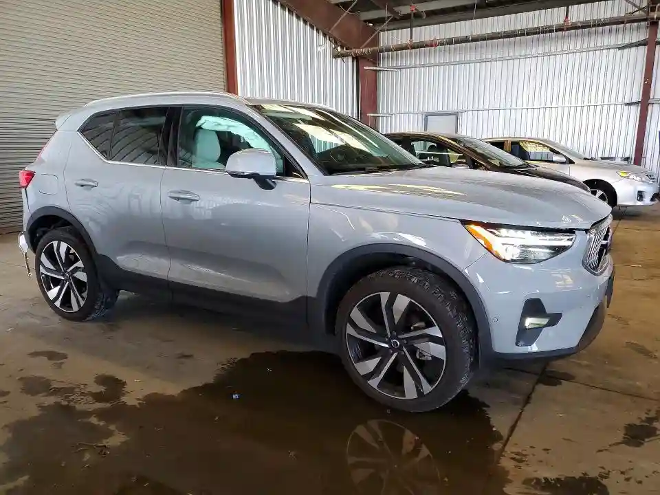 YV4L12UE6S2531168 2025 VOLVO XC40-3