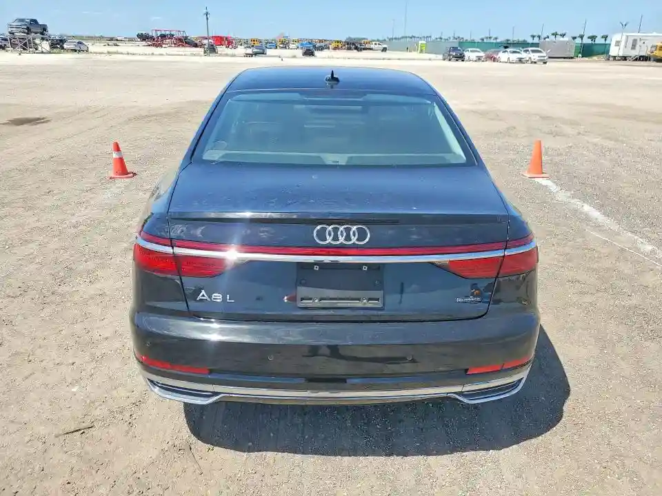 WAU8DAF85KN017664 2019 AUDI A8-5