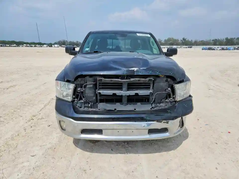 1C6RR7GG8JS218550 2018 RAM 1500-4