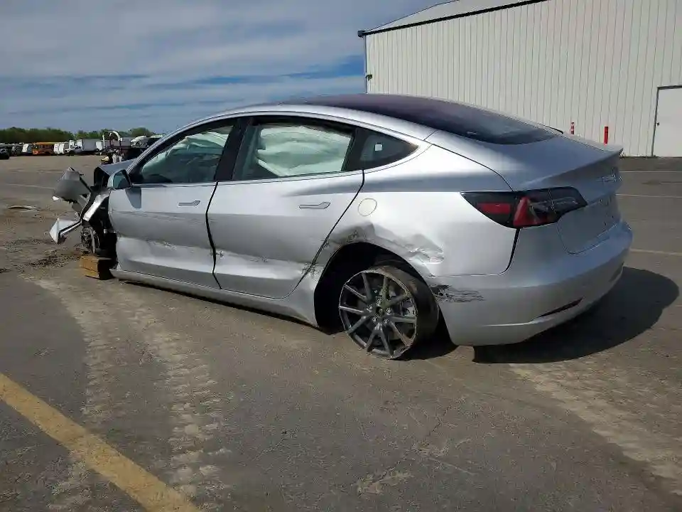 5YJ3E1EA2JF006987 2018 TESLA MODEL 3-1