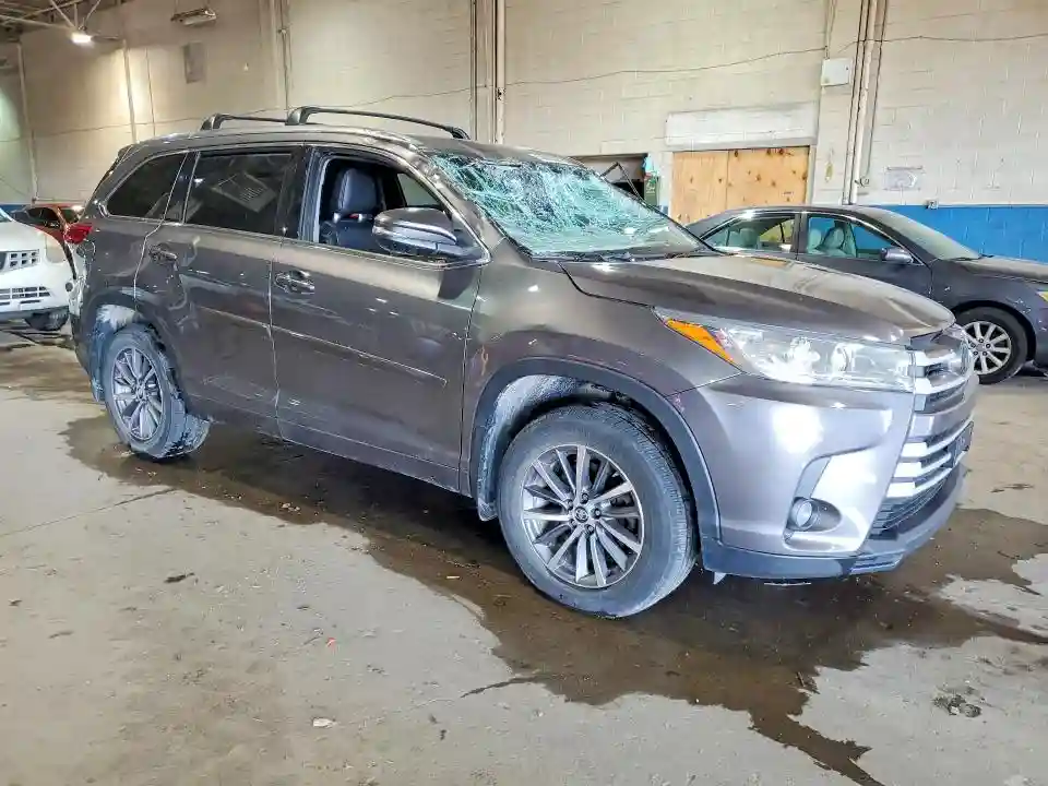 5TDJZRFH9JS905914 2018 TOYOTA HIGHLANDER-3